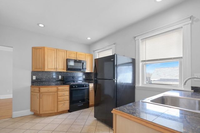 8 Cedar Street 6, Haverhill, MA 01830