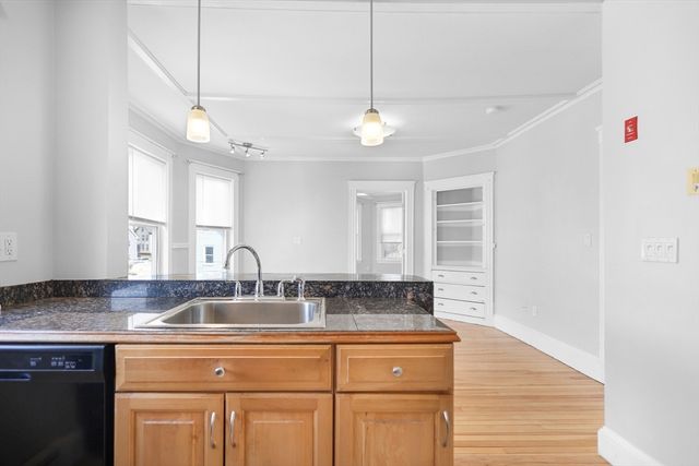 8 Cedar Street 6, Haverhill, MA 01830