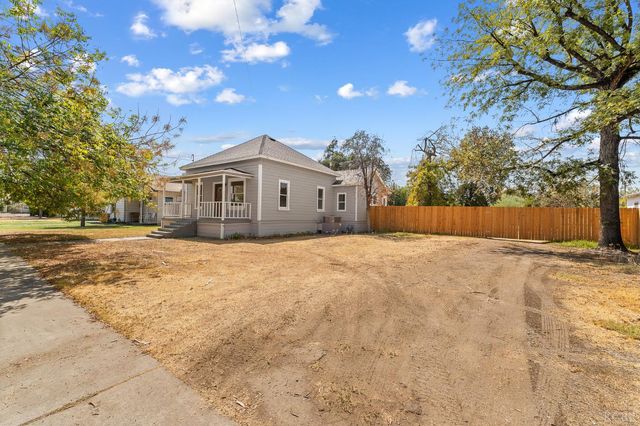 1328 N Redington Street, Hanford, CA 93230