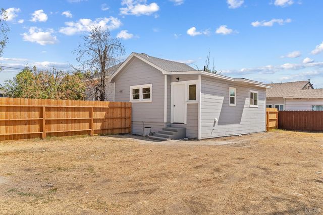 1328 N Redington Street, Hanford, CA 93230