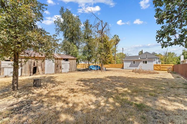 1328 N Redington Street, Hanford, CA 93230