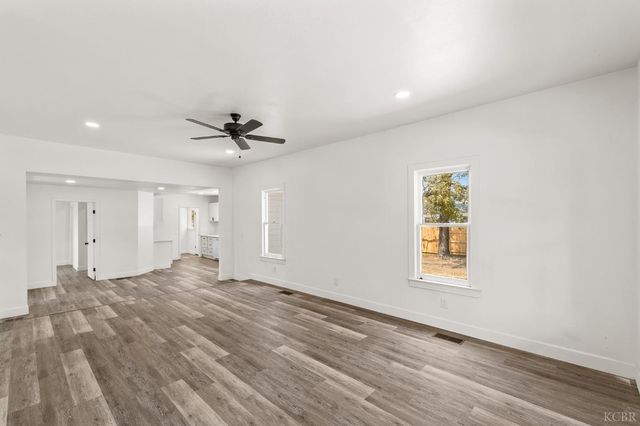 1328 N Redington Street, Hanford, CA 93230