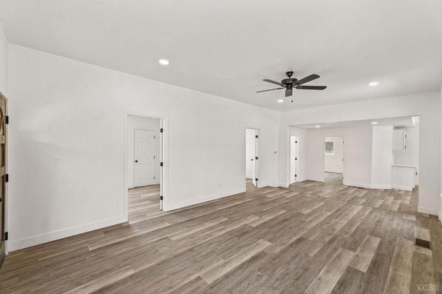1328 N Redington Street, Hanford, CA 93230