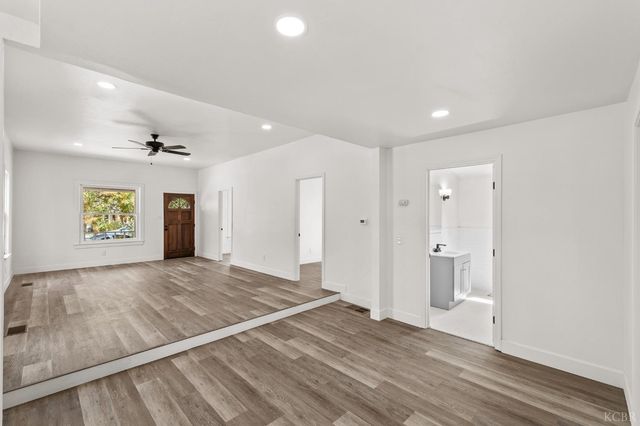 1328 N Redington Street, Hanford, CA 93230