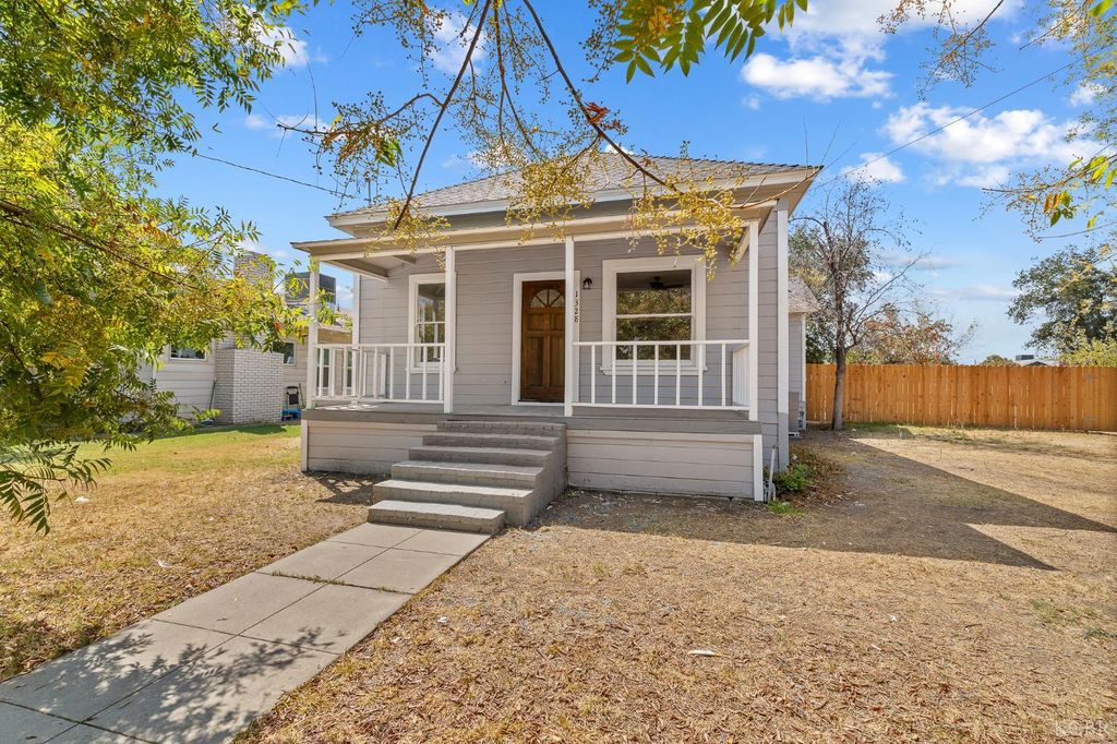 1328 N Redington Street, Hanford, CA 93230