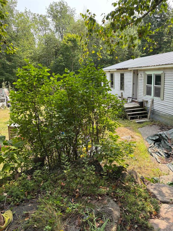 19 Easy Avenue, Albany, NH 03818