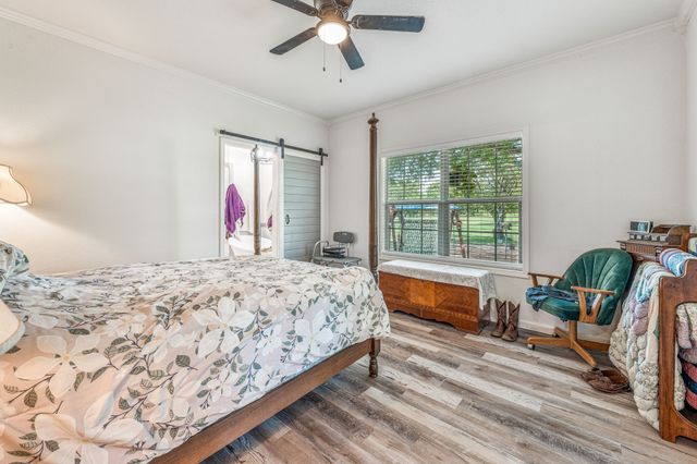 129 Hogan Street, Comanche, TX 76442
