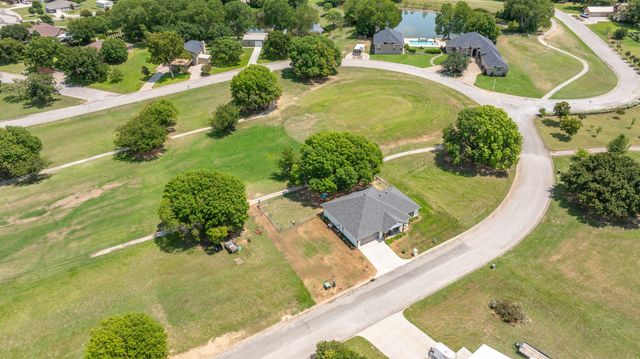 129 Hogan Street, Comanche, TX 76442