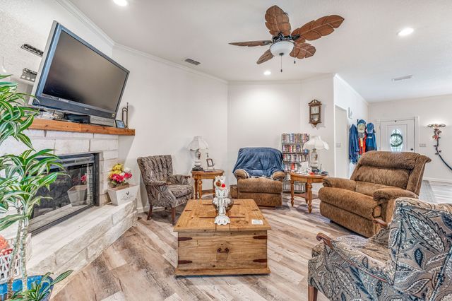 129 Hogan Street, Comanche, TX 76442