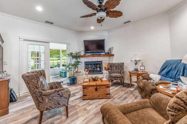 129 Hogan Street, Comanche, TX 76442
