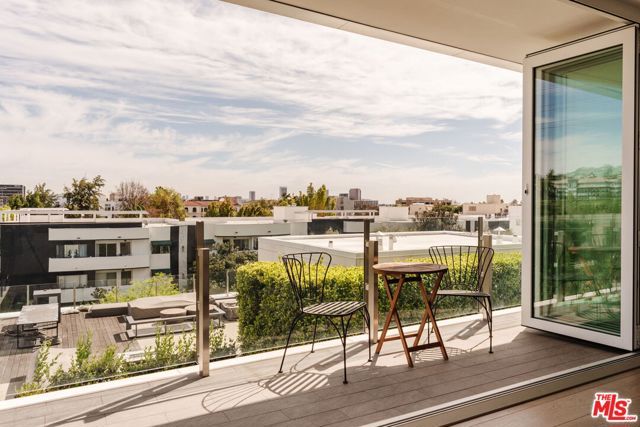 9000 W 3rd Street 403, Los Angeles, CA 90048