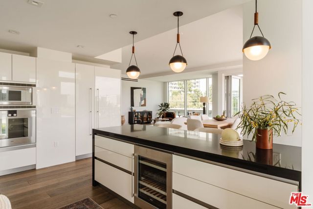 9000 W 3rd Street 403, Los Angeles, CA 90048