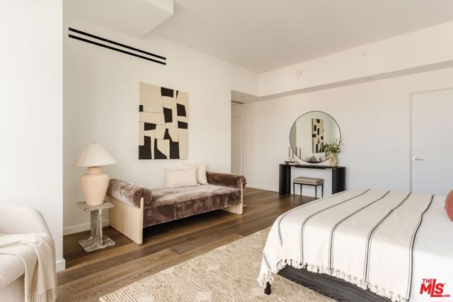 9000 W 3rd Street 403, Los Angeles, CA 90048