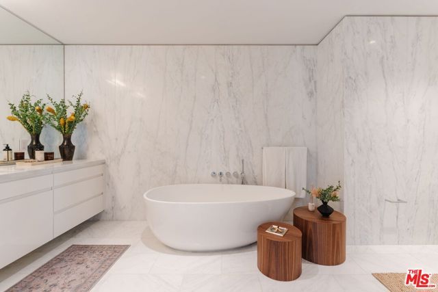 9000 W 3rd Street 403, Los Angeles, CA 90048