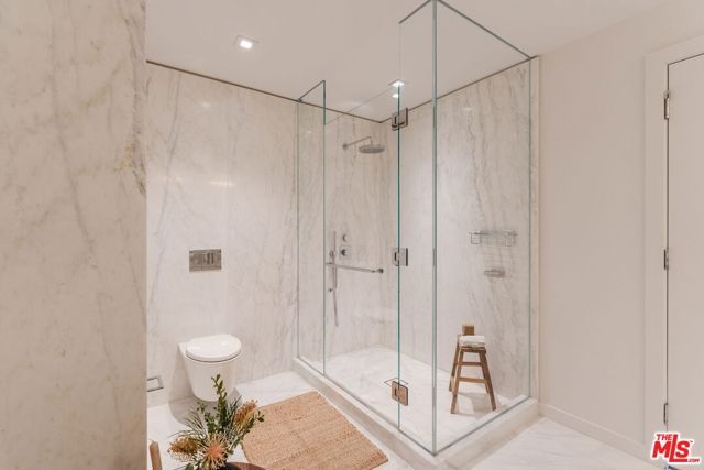 9000 W 3rd Street 403, Los Angeles, CA 90048