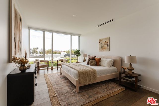 9000 W 3rd Street 403, Los Angeles, CA 90048