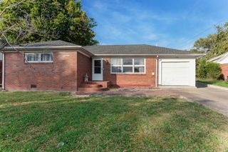 1720 Calvin Dr, Hopkinsville, KY 42240