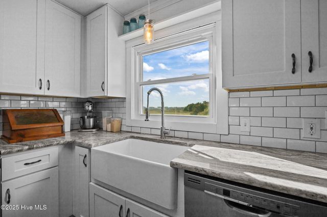 142 Greensboro Street, Supply, NC 28462