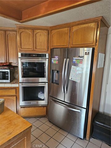 18141 Country Glen Lane, Victorville, CA 92395