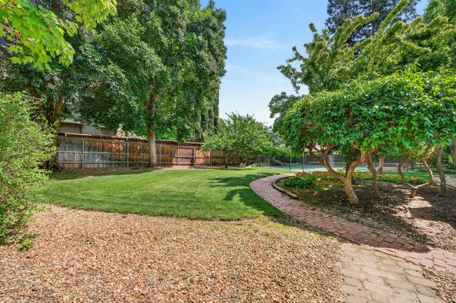 8790 Winding Way, Fair Oaks, CA 95628