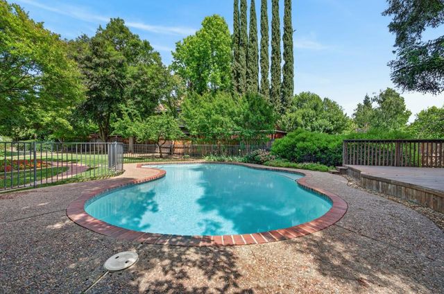 8790 Winding Way, Fair Oaks, CA 95628