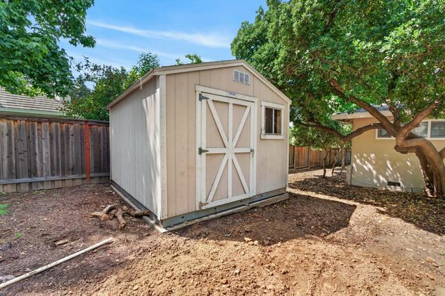 8790 Winding Way, Fair Oaks, CA 95628