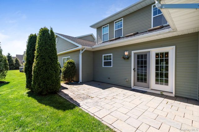 156 Stoneleigh Drive, Riverhead, NY 11901