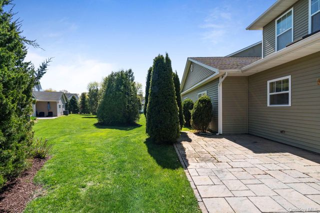 156 Stoneleigh Drive, Riverhead, NY 11901