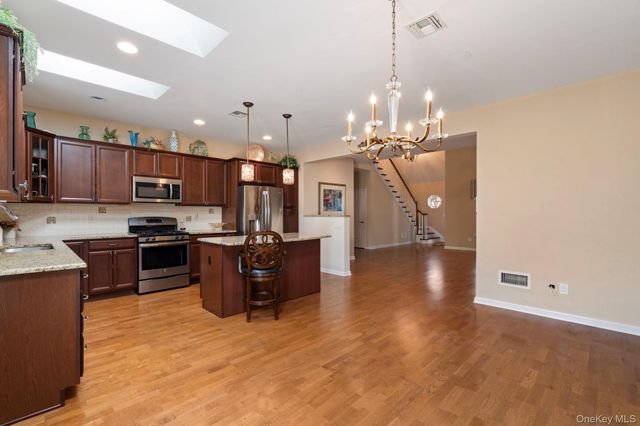 156 Stoneleigh Drive, Riverhead, NY 11901