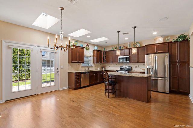 156 Stoneleigh Drive, Riverhead, NY 11901