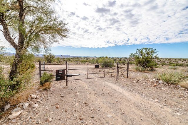 2001 N Gold Road, Kingman, AZ 86401