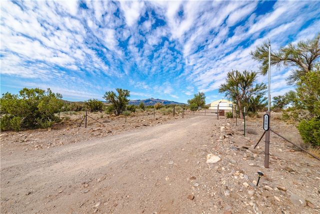 2001 N Gold Road, Kingman, AZ 86401