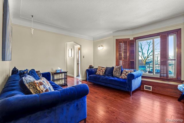 5910 Kendal Street, Dearborn, MI 48126