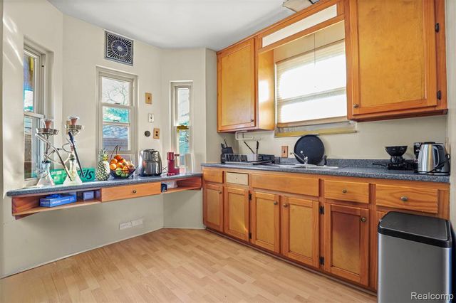 5910 Kendal Street, Dearborn, MI 48126