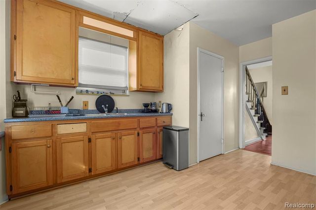 5910 Kendal Street, Dearborn, MI 48126