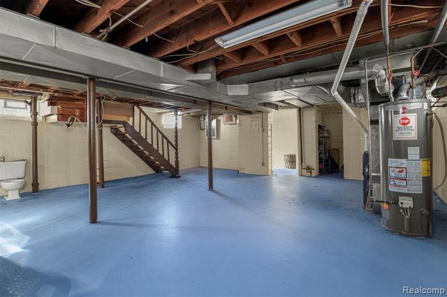 5910 Kendal Street, Dearborn, MI 48126