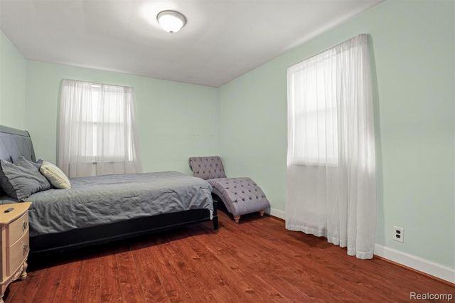 5910 Kendal Street, Dearborn, MI 48126