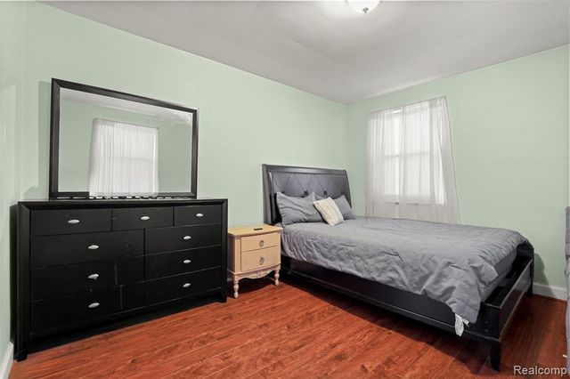 5910 Kendal Street, Dearborn, MI 48126