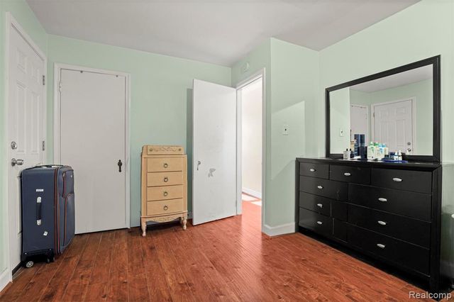 5910 Kendal Street, Dearborn, MI 48126