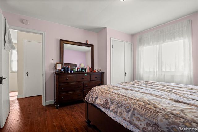 5910 Kendal Street, Dearborn, MI 48126