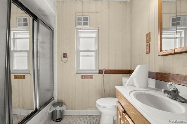 5910 Kendal Street, Dearborn, MI 48126