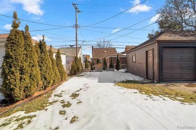 5910 Kendal Street, Dearborn, MI 48126