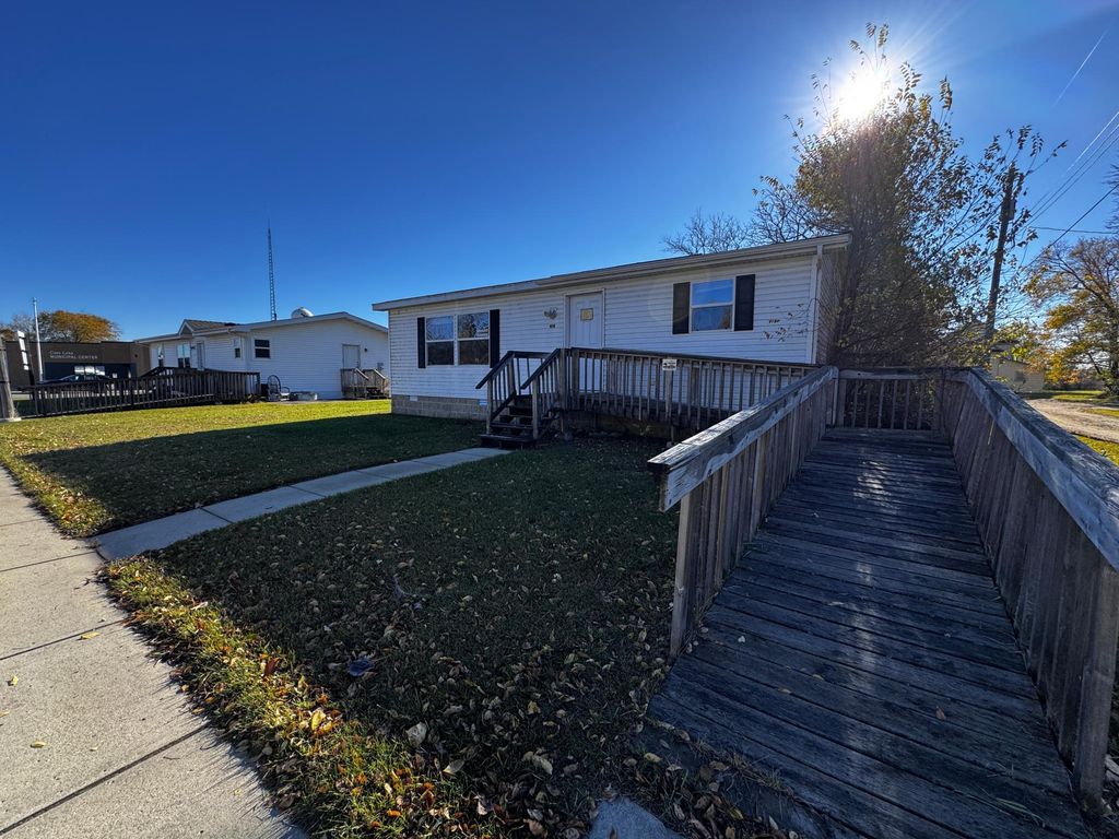 418 2nd Street NW, Cass Lake, MN 56633