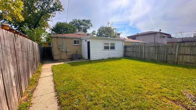 2036 S 15th Avenue, Broadview, IL 60155