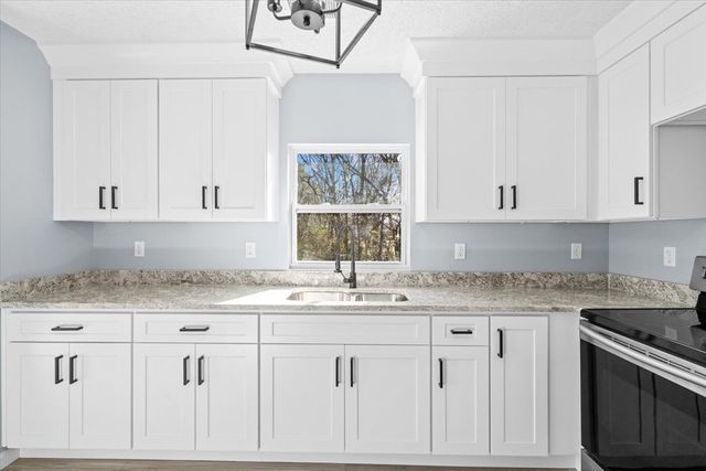 408 Regal Drive, Tunnel Hill, GA 30755