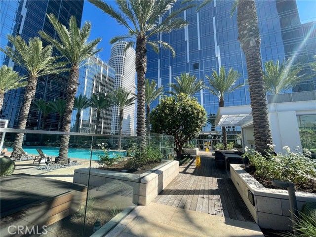 877 Francisco, Los Angeles, CA 90017