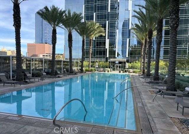 877 Francisco, Los Angeles, CA 90017