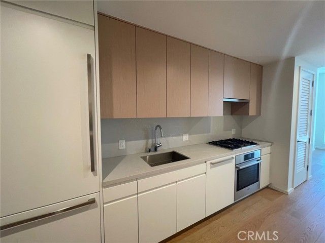 877 Francisco, Los Angeles, CA 90017