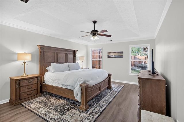 10 Lake Valley Drive, Loganville, GA 30052