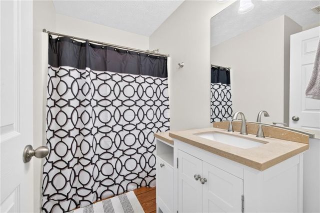 10 Lake Valley Drive, Loganville, GA 30052